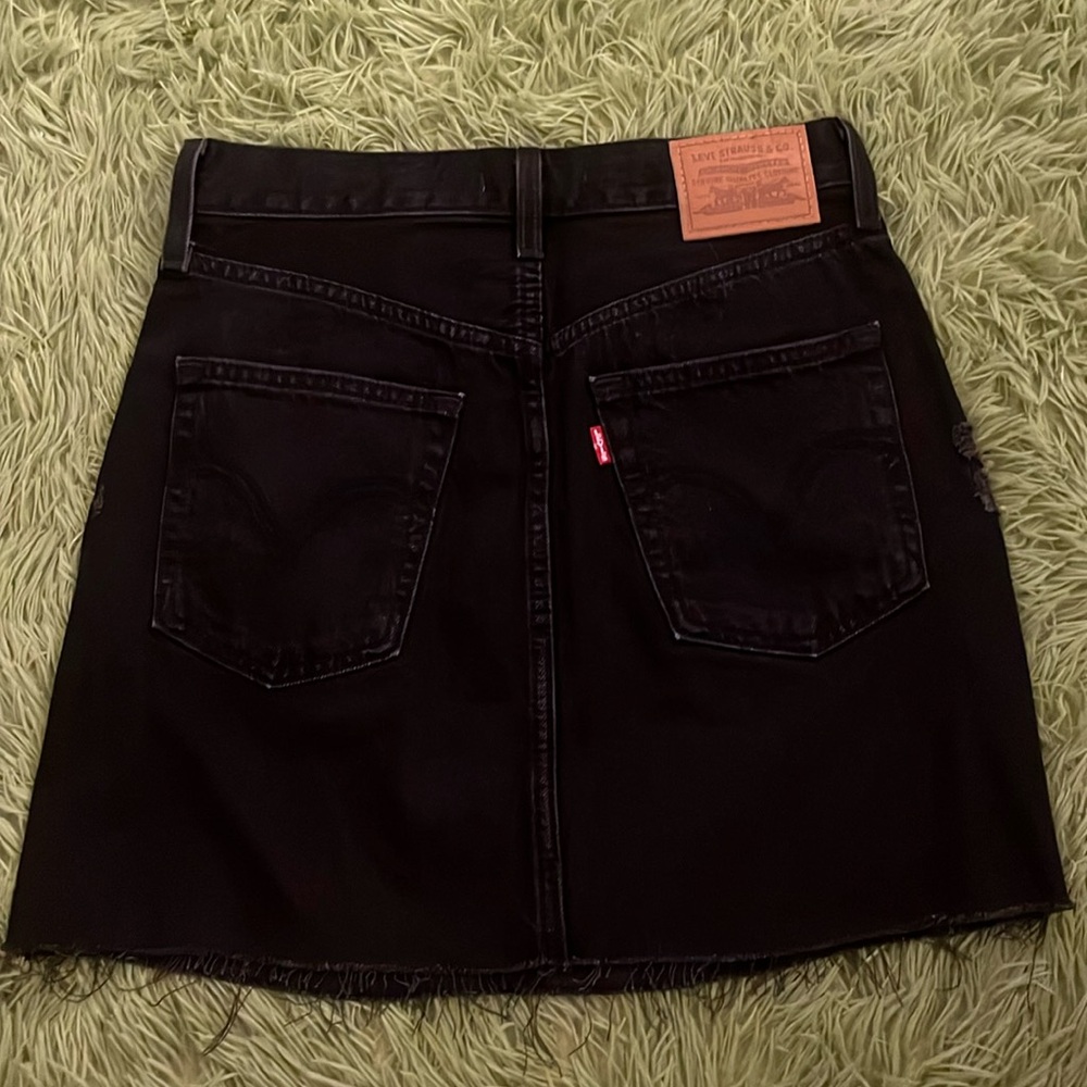 Black skirt